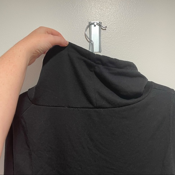 Beaty and the beast Disney pull over shirt - Picture 3 of 6